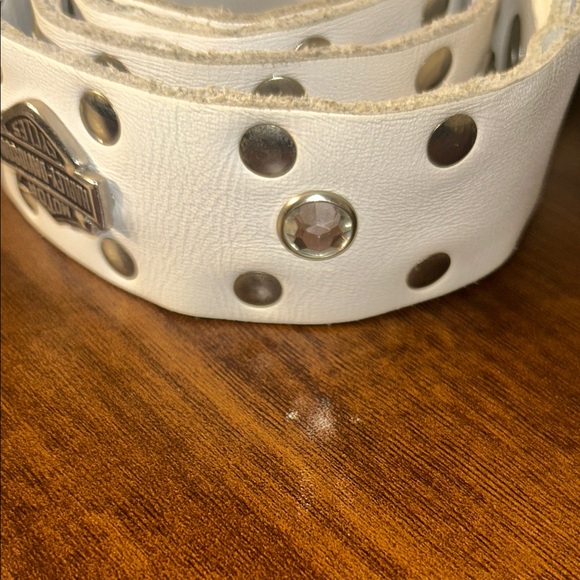 Harley-Davidson White Belt with Silver Accents - Picture 12 of 17
